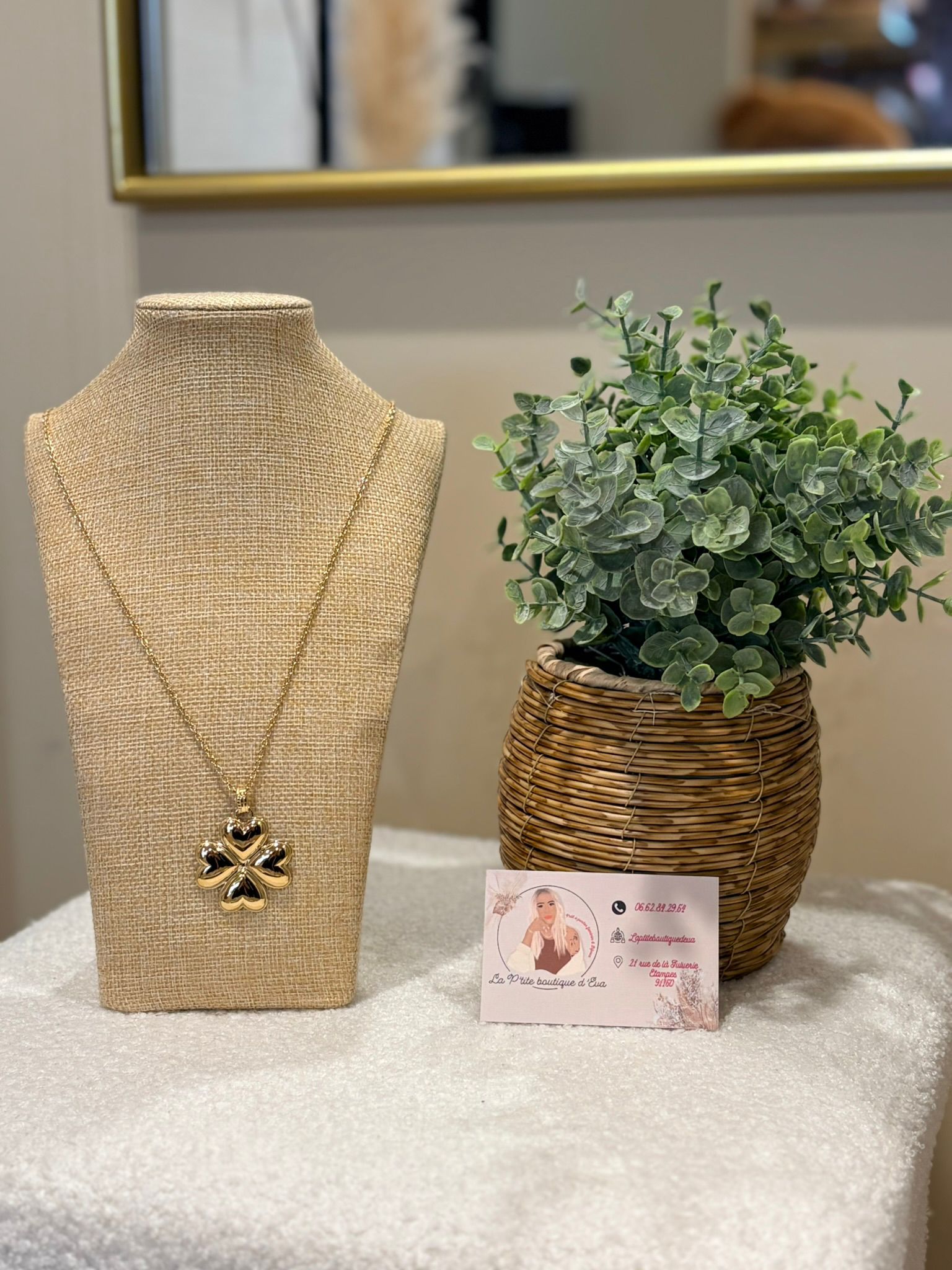 Collier doré   trèfle - La Petite Boutique d'Eva